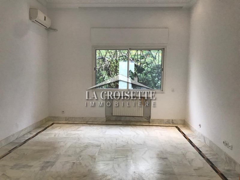 Villa S+5 à Ain Zaghouan 